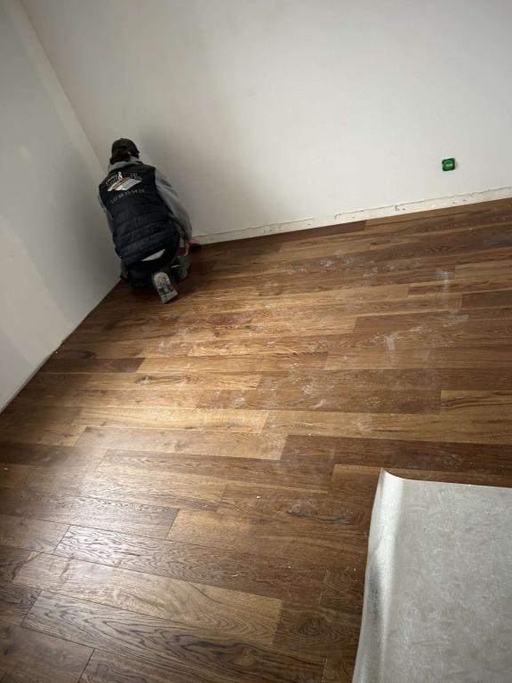 Rénovation de logements militaires : L’Atelier des sols et fils au service du Groupe Eiffage Construction